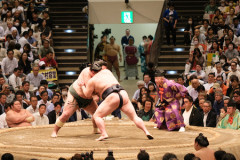 お相撲さんの髪を結う仕事wwwwwwww