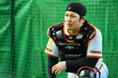 甲斐拓也(33).206(96-20)0本7打点ops.527(2軍)←5年契約の2年目