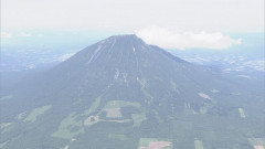 【北海道 羊蹄山】「もう降りられない」20歳女性　両ひざの痛みで自力下山できず　訓練中の山岳救助隊が背負って下山