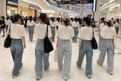 【画像】最近の女子、ガチで全員この格好してるｗｗｗｗ