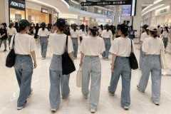 【画像】最近の女さん、ガチで全員この格好してる