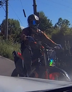 当て逃げしたホンダのバイク、AIで補正したせいで特定できなくなるｗｗｗｗｗｗｗ