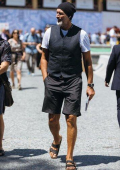 【悲報】松岡昌宏、50歳目前で半ズボンが恥ずかしくなってしまう