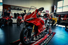 「いいバイク乗ってんじゃん！ドゥカティ！？」って絡まれた結果ｗｗｗｗｗｗ