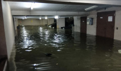 【速報】 千葉  大雨で女性が社内閉じ込めで心肺停止