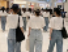 【画像】最近の女さん、ガチで全員この格好してるwwwwwwwww