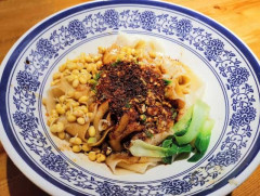 【第2の麻辣湯?】圧倒的女性の支持を集めるビャンビャン麺とは!