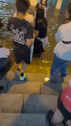 【動画】千葉県民、大雨で絶望の中帰宅へ
