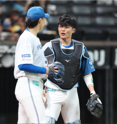 【日本ハム】郡司裕也、2ラン→好リード→外野で好守ｗｗｗｗｗ
