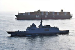 フランス海軍紅海派遣部隊のアキテーヌ級フリゲート、航行する民間船舶の保護任務！
