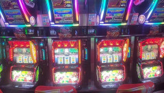 キクヤ一宮さん、Lヴヴヴ2が並び4台でコンプリートする偉業を成し遂げるwww