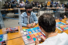 遊戯王ワイ「このモンスターは『効果の対象にならない』から最強なんやで！」あっくん「うん。じゃあ『選んで』破壊するね」
