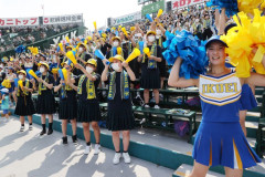 【悲報】高校野球の強制応援、炎天下で2時間＋費用自腹を生徒に課してしまう・・・・・・・・・
