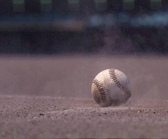 甲子園って毎年あんなに土持って帰るのに何で土が無くならないん？