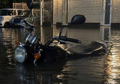 ワイ千葉県民、バイクの駐車場が浸水して半分くらい浸かってしまってるんやが