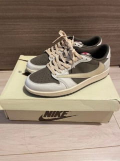 40歳超えたらNIKEやニューバランスのスニーカー履くのが恥ずかしくなってきたんだが…