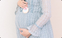 妊婦健診で病院を出て車が発進したところで、妊婦さんに「傘返してください！同じ妊婦の傘を盗るなんて…」と言われて・・・