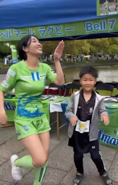 【動画】ラグビー女子、男子小学生の性癖をジャッカルしシンビンｗｗｗｗｗ