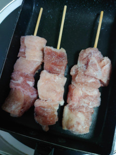 【速報】おれくん、焼き鳥をやく