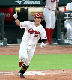 カープ佐々木泰『8月打率.375 OPS.865』←打点が少ない以外は弱点なし