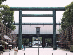 ■高市早苗「首相になっても靖国参拝続ける。中途半端なことをするから相手がつけ上がる」高市政権は評価するが、実際これは支持者的にはどう思う？