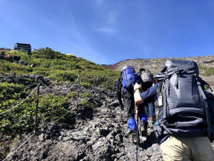 富士山の死者、なぜか男性ばかり…