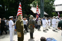 終戦の日、小泉防衛相が靖国神社を参拝…高市総理は私費で玉串料を奉納！