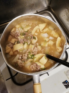 【悲報】牛肉の味噌汁作ってみたんだけどおいしくなさそう..