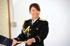 【画像】渋野日向子さんの警官コスプレが似合いすぎると話題にｗｗｗｗｗｗｗｗｗｗ