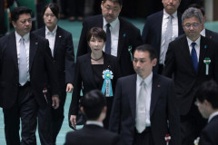 高市早苗さん、靖国神社の方角に拝むｗｗｗｗｗｗｗｗｗｗｗｗｗ