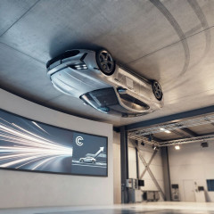 中国自動車メーカー、ベンツCMの天井走りを成功させる！世界よ、これが技術だ！
