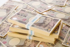金が余ってしょうがないんだけど何に使ったらいい？