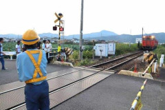 【悲報】撮り鉄を轢き殺そうとした男、逮捕