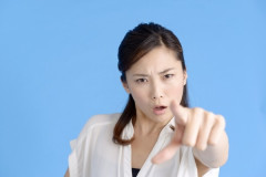 拷問官「この家で1年間生活しろ！」彡(^)(^)「どうせ余裕やろｗｗｗｗｗｗｗｗｗｗ」⇒！！