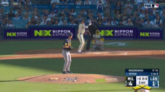 大谷翔平、第三打席1アウト満塁のチャンスでミジオロウスキーから空振り三振…