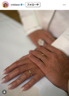 【悲報】Ｃロナウドの結婚式は65億円の大豪邸で参列者はわずか４人　母と姉は出席せず