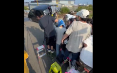 【日本】撮り鉄集団をひき殺そうと車で突っ込んだ男が逮捕される！　海外の反応。