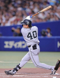 巨人・中山礼都が好判断のバスター「ショートが動いたのは分かった」　2年ぶりの1イニング10得点呼ぶ