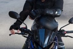 バイク乗るためのブーツとプロテクターだけで「8万円」飛ぶという現実ｗｗｗｗｗｗｗ