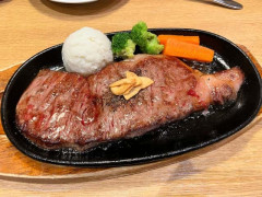 ステーキ「肉焼いただけです、高いです」← これ焼肉に勝てる部分ないやろ