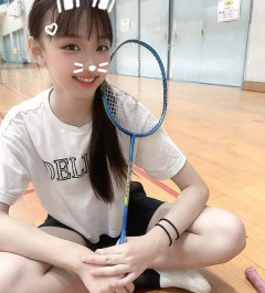 【画像】生まれて初めて○ニス握って恥ずかしそうな女子小学生