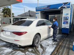 ガソリンスタンドの店員って高級車の洗車するの怖くないの？