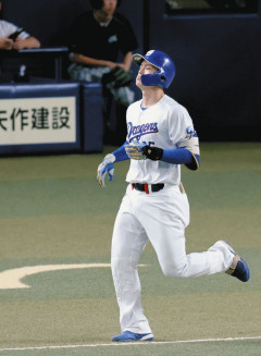 中日・石川昂弥、得点圏＆満塁の好機で無念の沈黙… 元同僚の巨人・小笠原の前に凡退「絶対に打ちたかった」