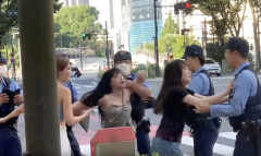 【動画】ちうごくの女さん、日本の警察官をケルナグールｗｗｗｗ