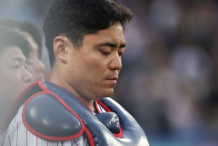 【悲報】ヤクルト中村悠平、ケガについて「右目は光しか感じない」