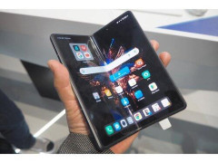 【悲報】折りたたみスマホ、完全に定着する
