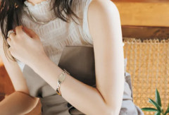 【画像】二の腕マニアが即保存したJKのムチムチの二の腕wwwwwwwww