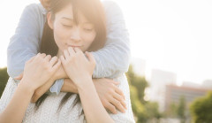 事情があって残業が増えた。確かにそのせいで家事がおろそかになったことは否めない。旦那「誰のせいで生活できてると思ってんだ！！」共働きなのに私が家事やってて、それ言う？