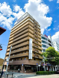 【悲報】東横イン大好き民「大金払ってお盆に温泉宿に泊まったのに東横インレベルの朝食が出てきた！」