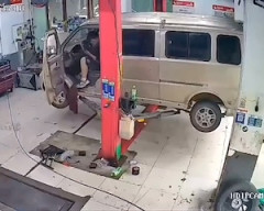 【動画】中国の自動車整備士が起こした馬鹿すぎる事故。